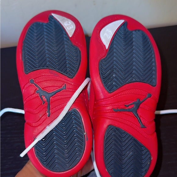 Size 9C jordan 12’s - Picture 4 of 4